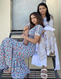 Reba Monica John feet photo 14