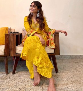 Reba Monica John feet photo 8