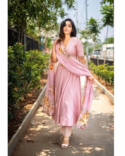 Reba Monica John feet photo 9