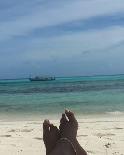 Reba Monica John feet photo 2