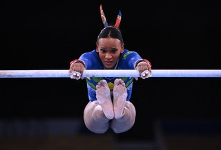 Rebeca Andrade feet photo 10