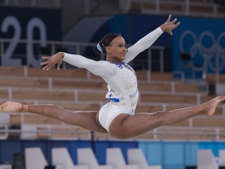 Rebeca Andrade feet photo 9