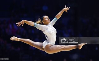 Rebeca Andrade feet photo 14