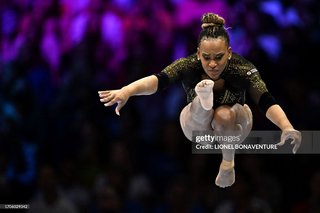 Rebeca Andrade feet photo 13