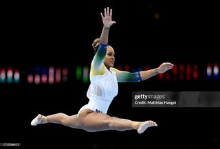Rebeca Andrade feet photo 5