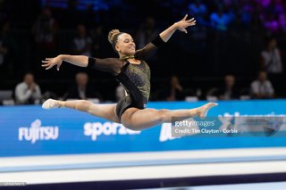 Rebeca Andrade feet photo 8