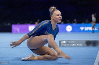 Rebeca Andrade feet photo 20