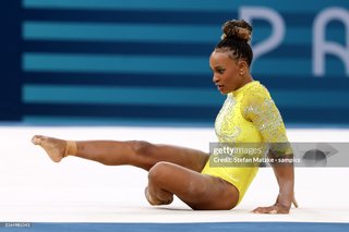 Rebeca Andrade feet photo 10