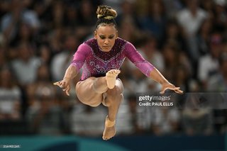 Rebeca Andrade feet photo 7