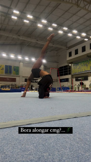 Rebeca Andrade feet photo 12