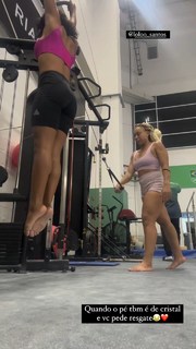 Rebeca Andrade feet photo 11
