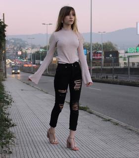 Rebeca Stones feet photo 18