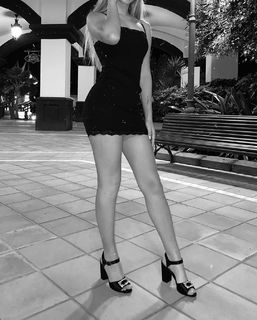 Rebeca Stones feet photo 5