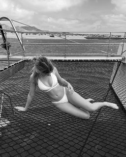 Rebeca Stones feet photo 1