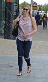 Rebecca Adlington feet photo 6