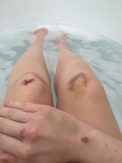 Rebecca Atkinson feet photo 5