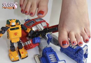 Rebecca Berardi feet photo thumbnail