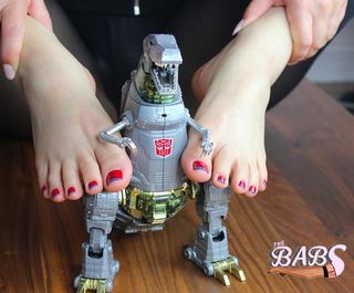 Rebecca Berardi feet photo thumbnail
