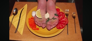 Rebecca Berardi feet photo thumbnail