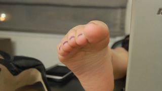 Rebecca Berardi feet photo 9
