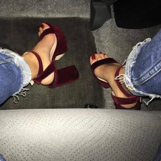 Rebecca Black feet photo thumbnail