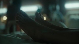 Rebecca Breeds feet photo 4