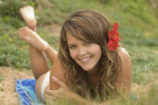 Rebecca Breeds feet photo 14