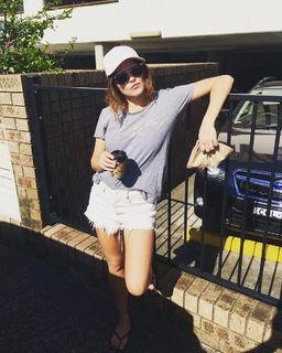 Rebecca Breeds feet photo 18