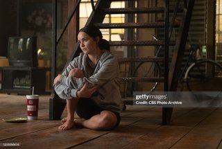 Rebecca Breeds feet photo 2