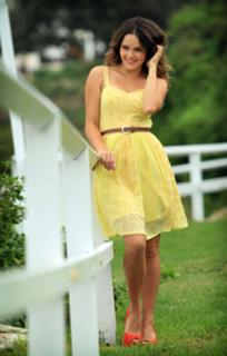Rebecca Breeds feet photo 6