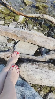 Rebecca Felgate feet photo 14