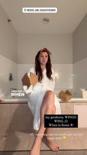 Rebecca Felgate feet photo 18