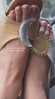 Rebecca Felgate feet photo 3