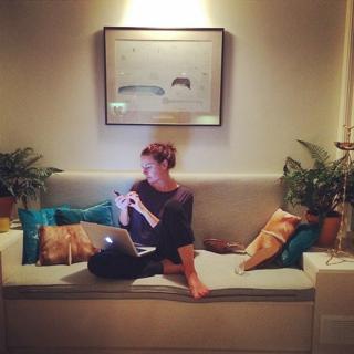 Rebecca Ferguson feet photo thumbnail