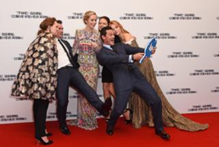 Rebecca Ferguson feet photo thumbnail