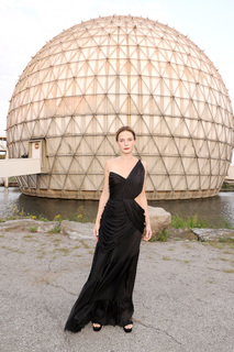 Rebecca Ferguson feet photo thumbnail