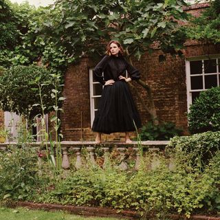 Rebecca Ferguson feet photo thumbnail