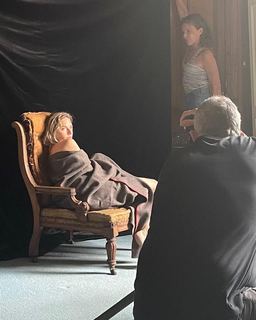 Rebecca Ferguson feet photo thumbnail