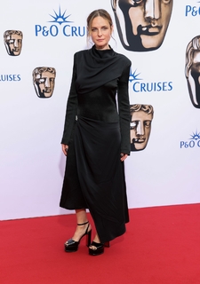 Rebecca Ferguson feet photo thumbnail