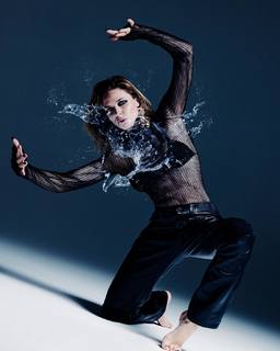 Rebecca Ferguson feet photo thumbnail