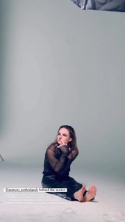 Rebecca Ferguson feet photo thumbnail