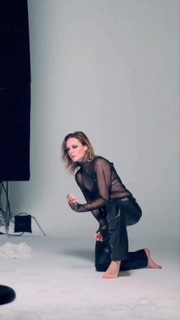 Rebecca Ferguson feet photo thumbnail