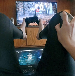 Rebecca Ford feet photo 9