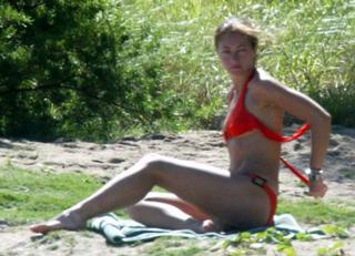 Rebecca Gayheart feet photo thumbnail