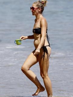 Rebecca Gayheart feet photo thumbnail