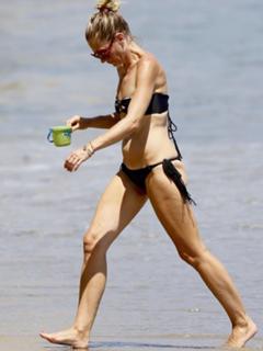 Rebecca Gayheart feet photo thumbnail