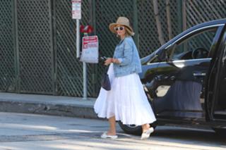 Rebecca Gayheart feet photo thumbnail