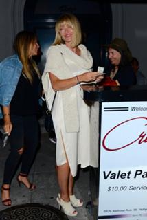 Rebecca Gayheart feet photo thumbnail