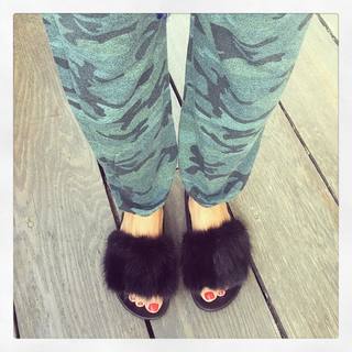 Rebecca Gayheart feet photo thumbnail