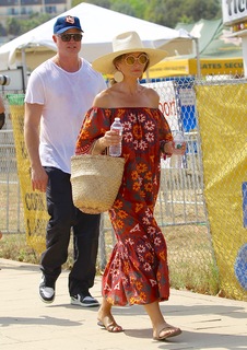 Rebecca Gayheart feet photo thumbnail